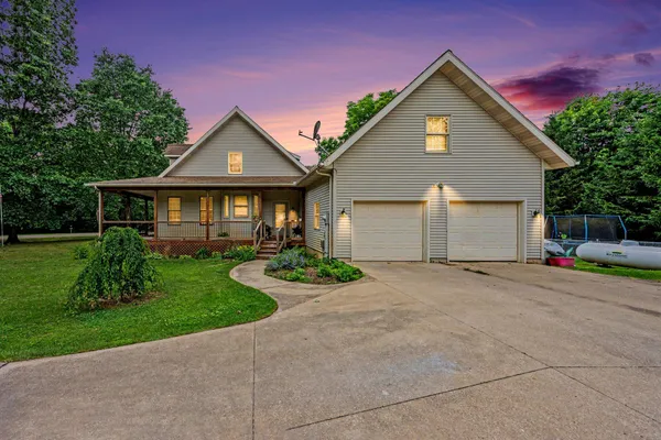 $349,000 | 15757 Oakshore Drive, Three Rivers, MI 49093