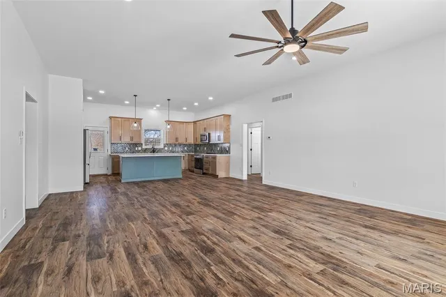 $499,000 | 323 Wellington Place, Farmington, MO 63640