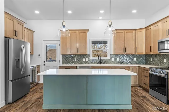 $499,000 | 323 Wellington Place, Farmington, MO 63640