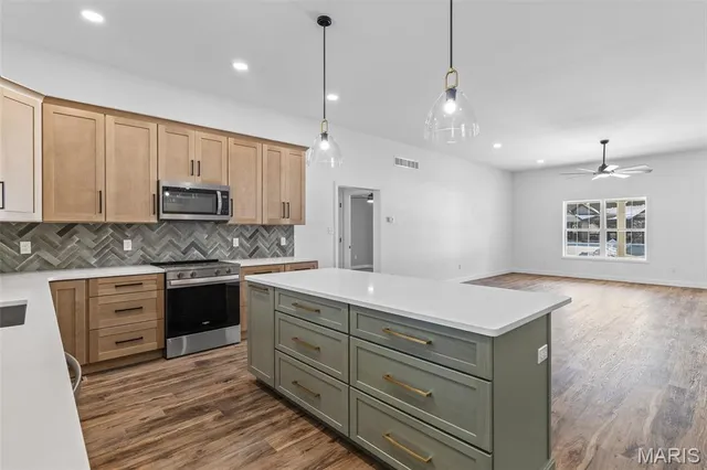 $499,000 | 323 Wellington Place, Farmington, MO 63640