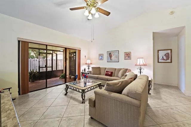 $580,000 | 6341 Gauntlet Hall Lane, Davie, FL 33331