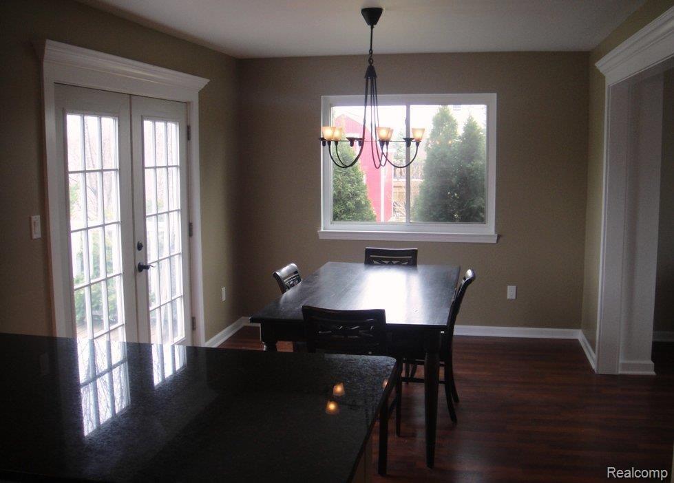 9123 Kestrel Ridge Road Brighton, MI 48116 - Photo 3 of 9 Dining Area 2