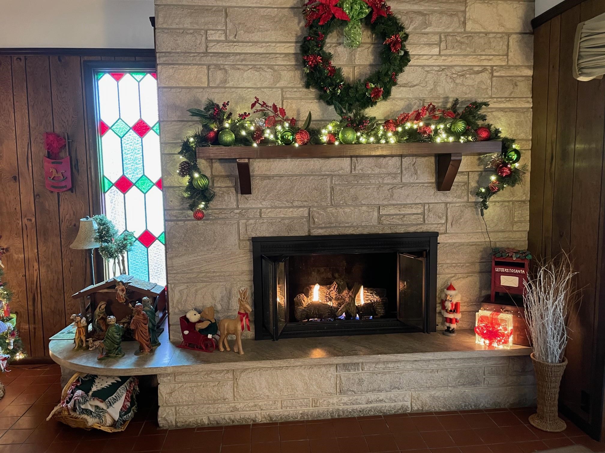 2004 Wall Street Murphysboro, IL 62966 - Photo 11 of 30 a living room with a fireplace furniture and a fireplace