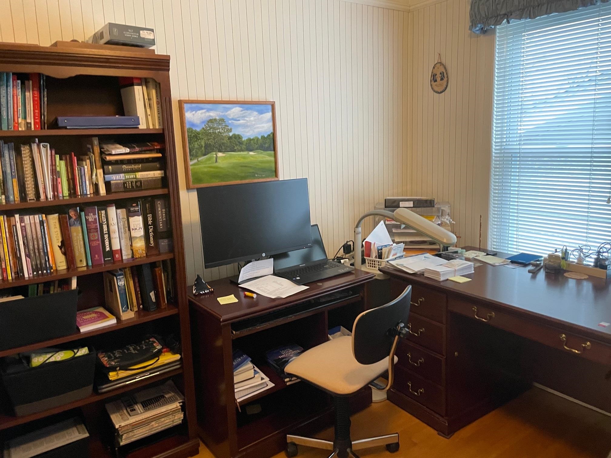 2004 Wall Street Murphysboro, IL 62966 - Photo 29 of 30 a view of a workspace with furniture