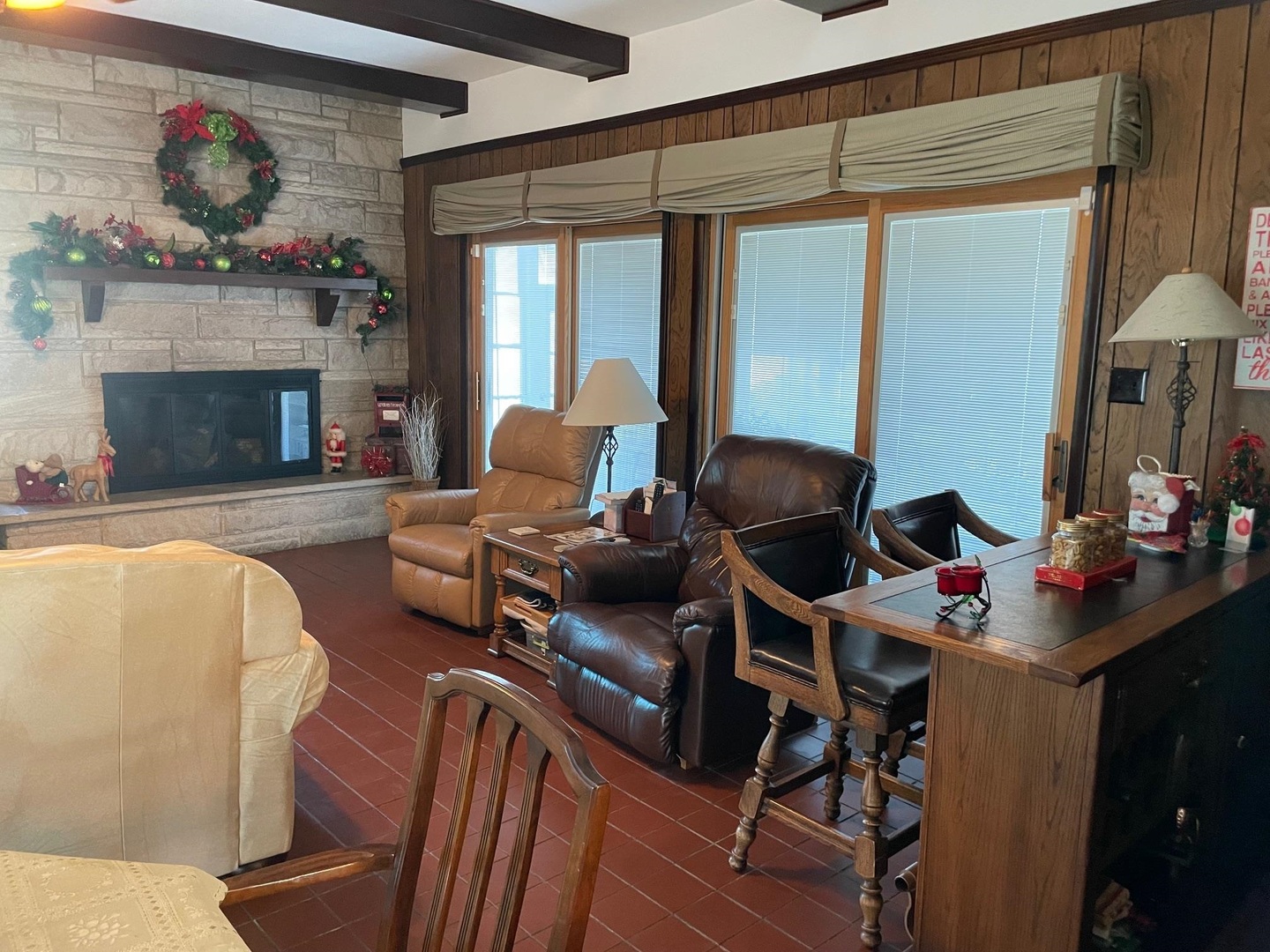 2004 Wall Street Murphysboro, IL 62966 - Photo 10 of 30 a living room with furniture and a fireplace
