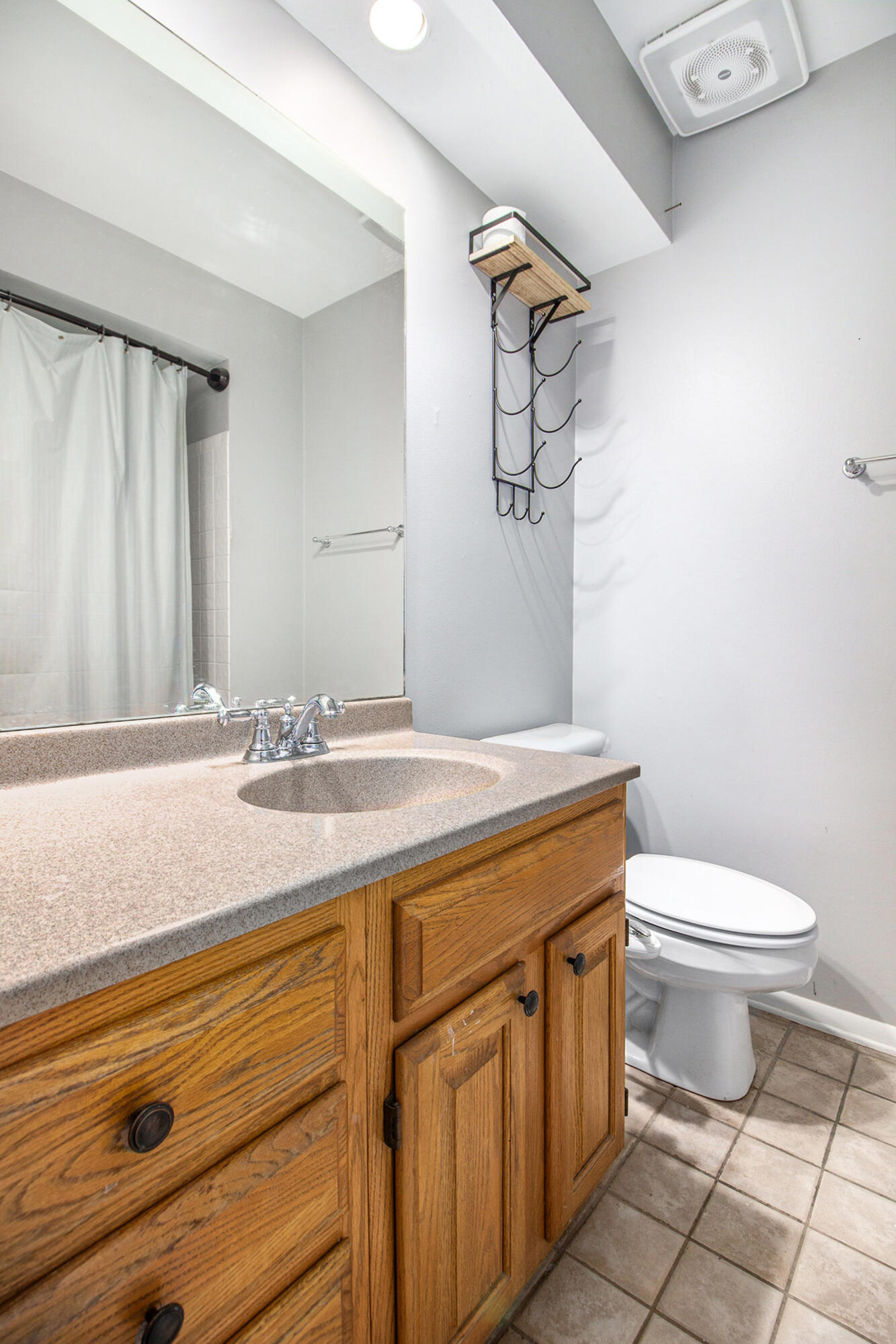 3124 Lawdor Road Lansing, MI 48911 - Photo 14 of 28 014_img_3707_813