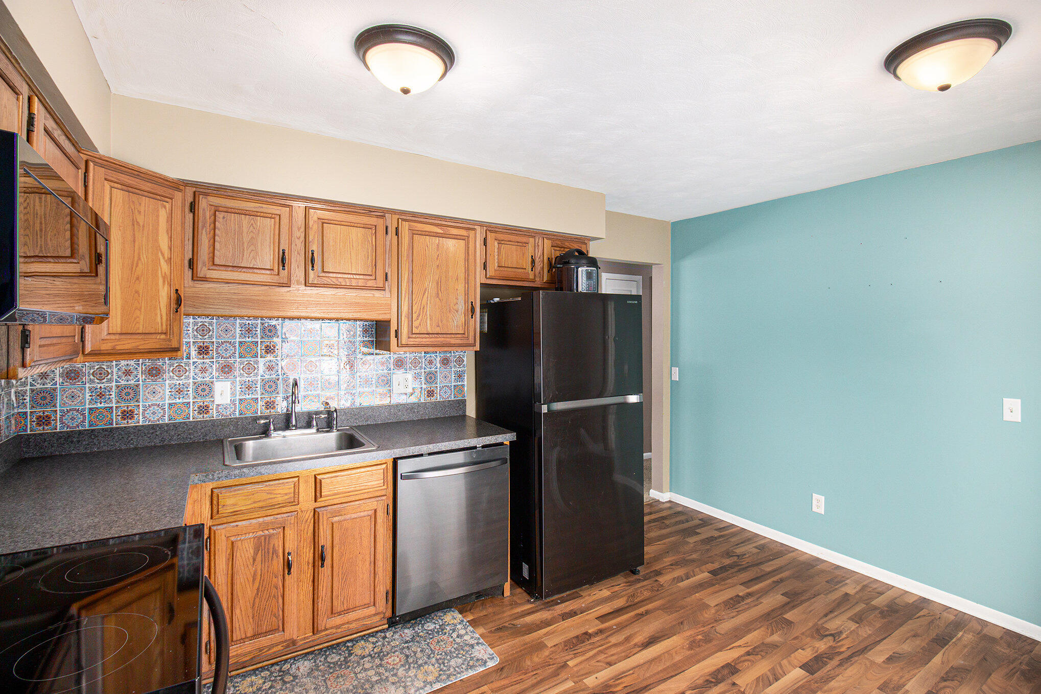 3124 Lawdor Road Lansing, MI 48911 - Photo 8 of 28 008_img_3715_584