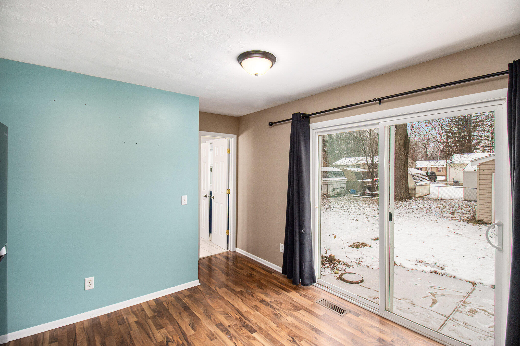 3124 Lawdor Road Lansing, MI 48911 - Photo 10 of 28 010_img_3712_683