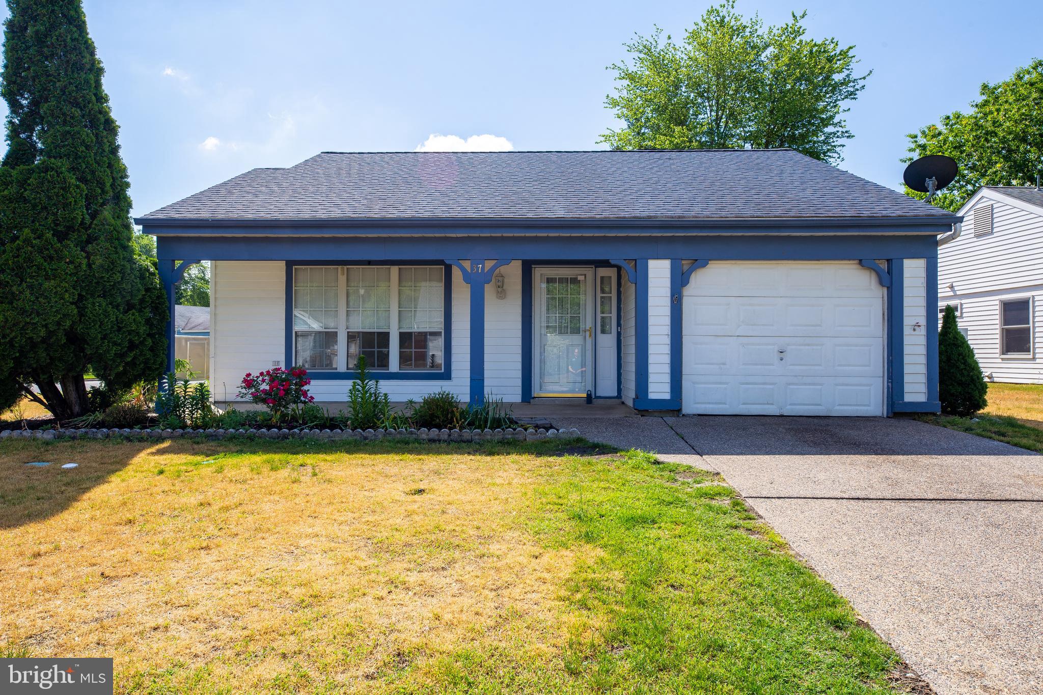 37 Windsor Road Southampton, NJ 08088 - Photo 2 of 23 Gallery Image 2