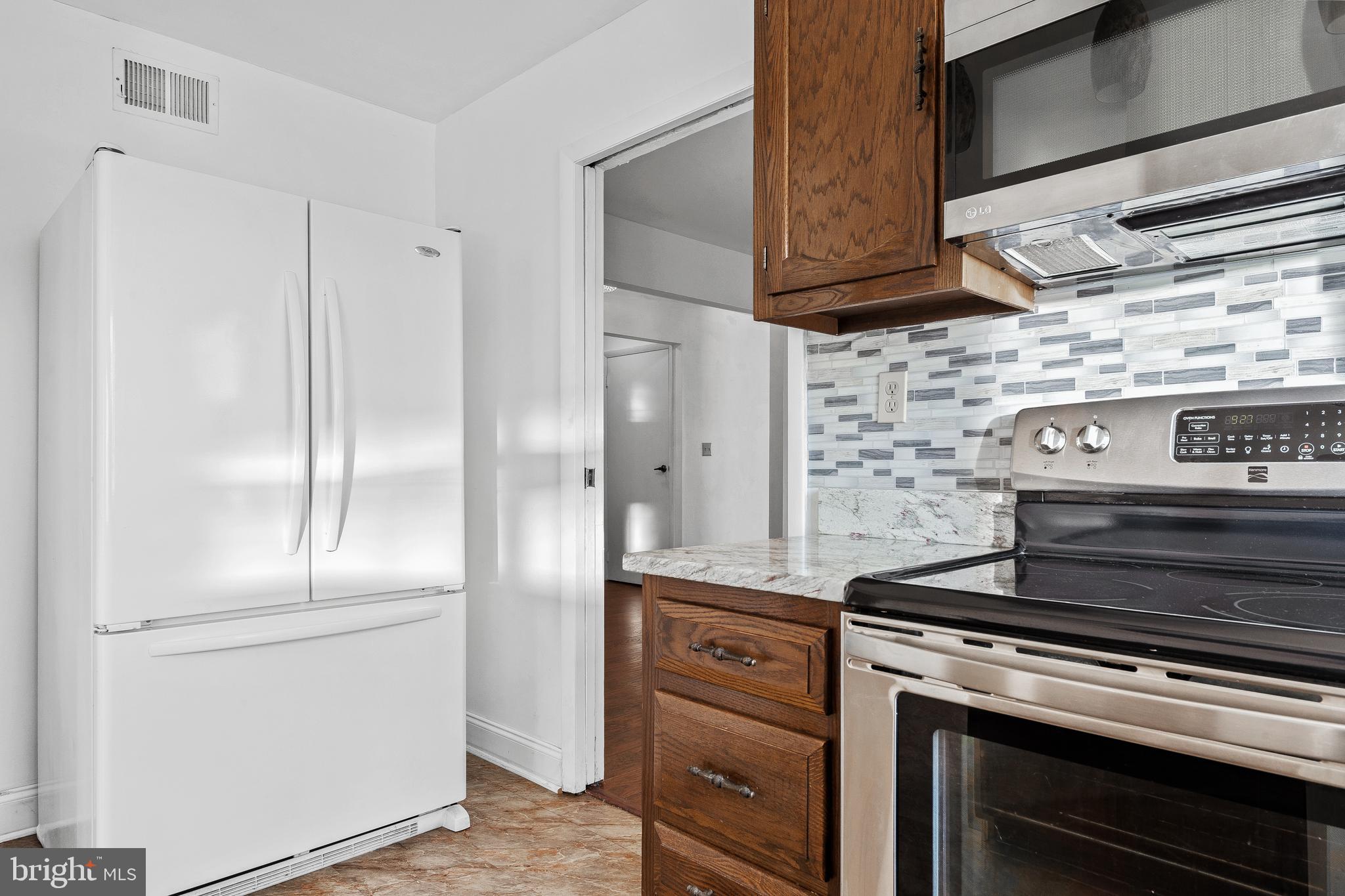 37 Windsor Road Southampton, NJ 08088 - Photo 11 of 23 Gallery Image 11