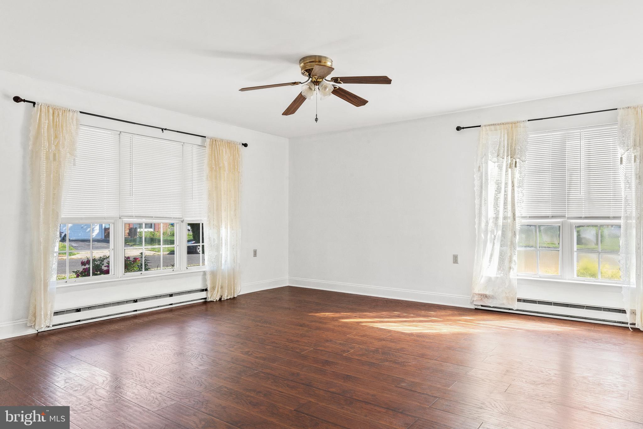 37 Windsor Road Southampton, NJ 08088 - Photo 3 of 23 Gallery Image 3