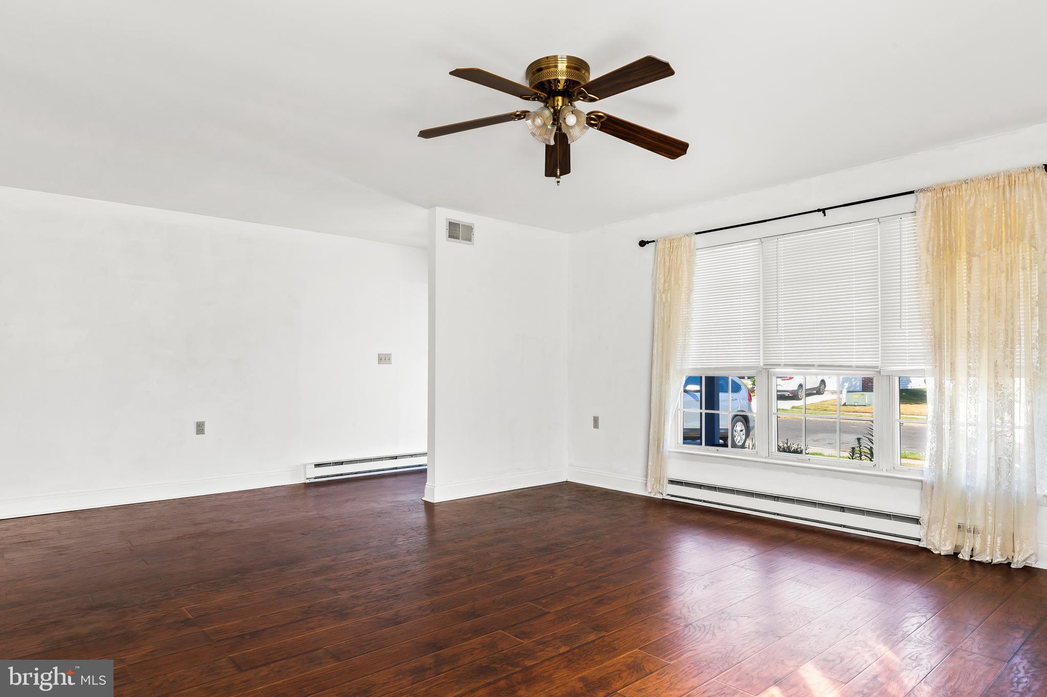 37 Windsor Road Southampton, NJ 08088 - Photo 4 of 23 Gallery Image 4