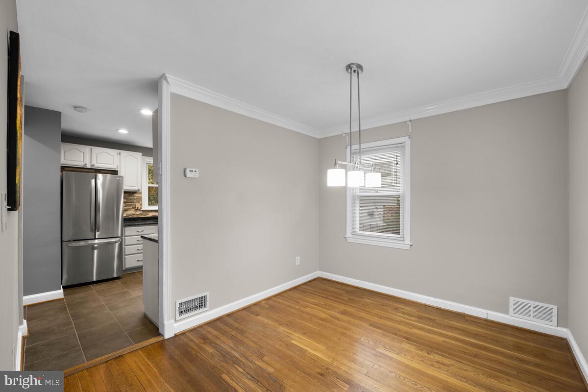 1622 Oakview Drive Silver Spring, MD 20903 - Photo 9 of 28