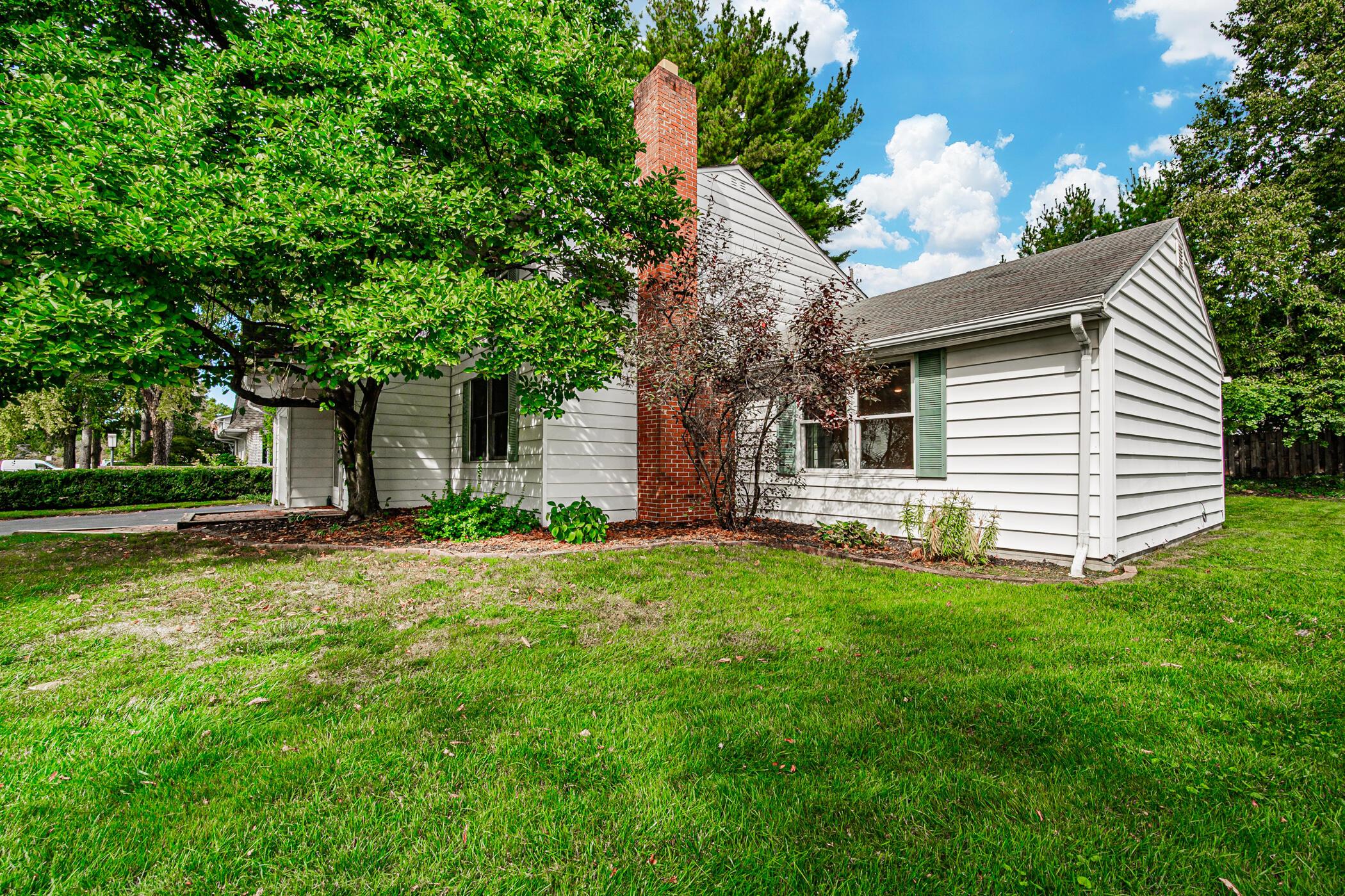 1904 Malvern Road Columbus, OH 43221 - Photo 4 of 55 1904 Malvern Rd