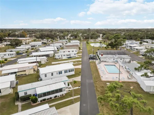 $90,000 | 239 Inner Drive East, Venice, FL 34285