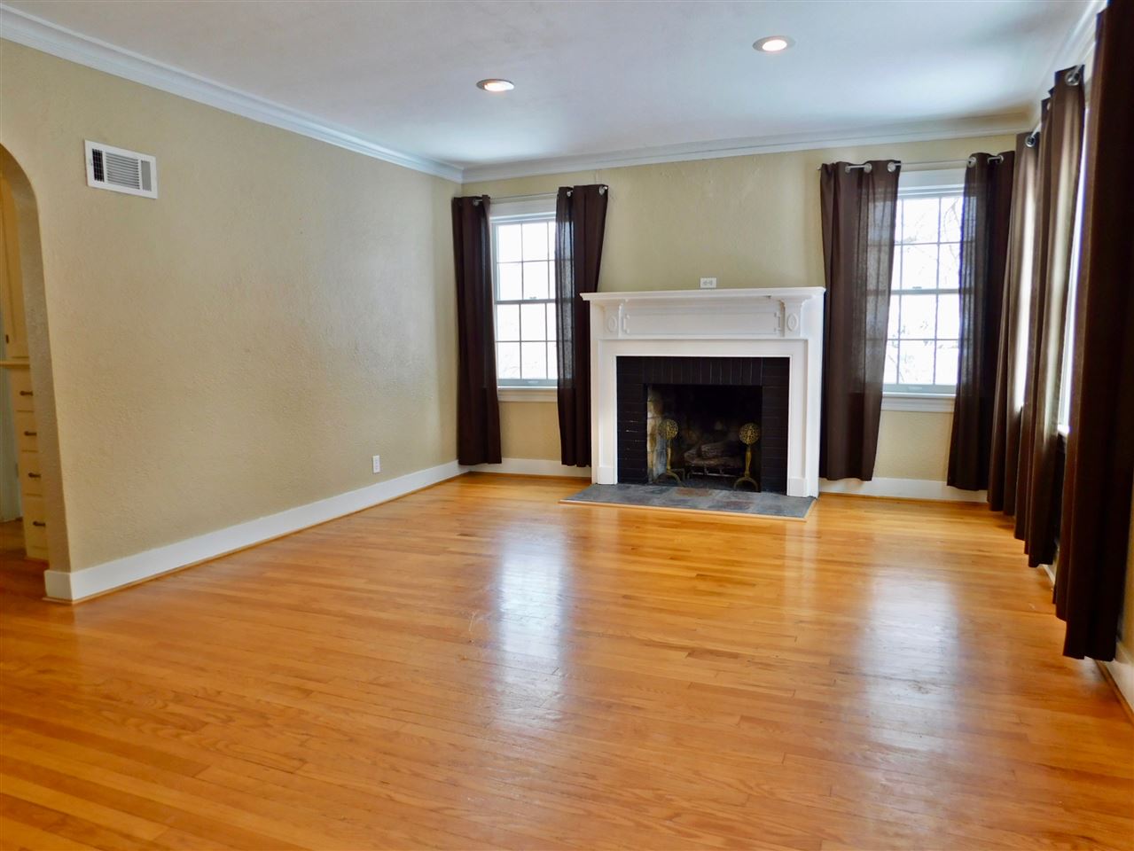 217 East High Point Road Peoria, IL 61614 - Photo 3 of 30 Gallery Image 3