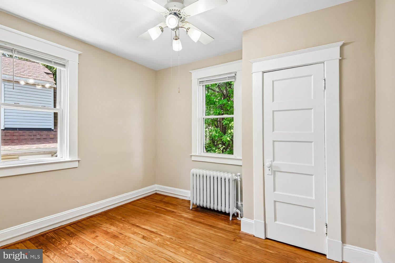5306 Wendley Road Baltimore, MD 21229 - Photo 23 of 44 Bedroom #3 on the Upper Level