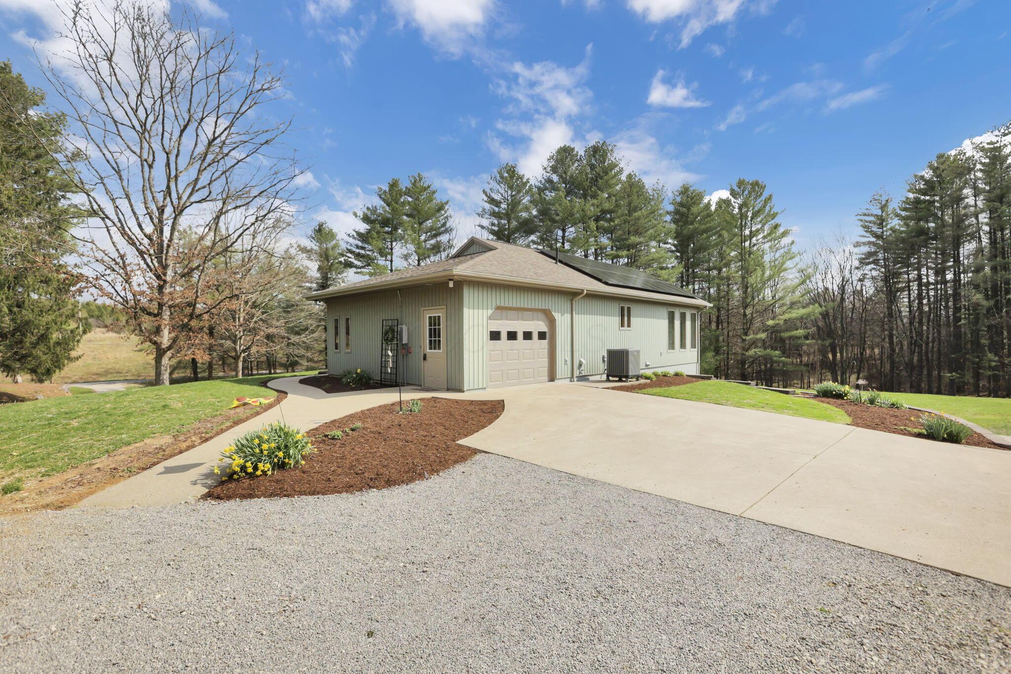 11135 Salem Road Athens, OH 45701 - Photo 41 of 90 66-web-or-mls-LO5A5659