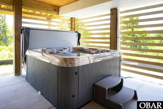 $1,599,000 | 10018 South Old Oregon Inlet Road, Nags Head, NC 27959