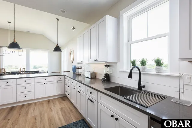 $1,599,000 | 10018 South Old Oregon Inlet Road, Nags Head, NC 27959