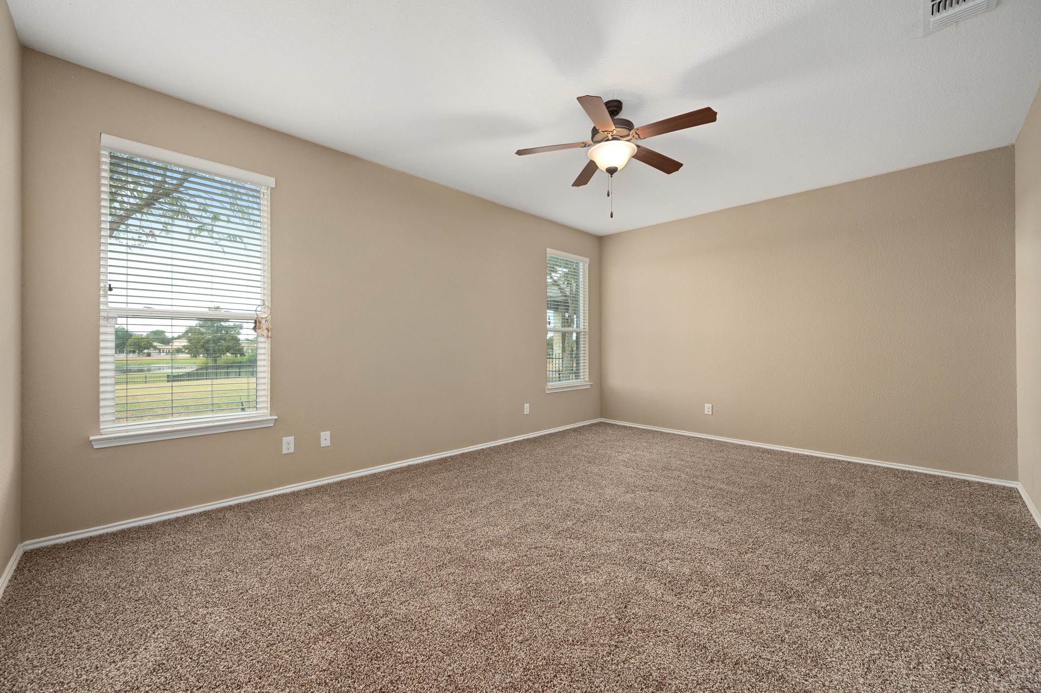 31424 Kingsway Road Georgetown, TX 78628 - Photo 13 of 23 Gallery Image 13
