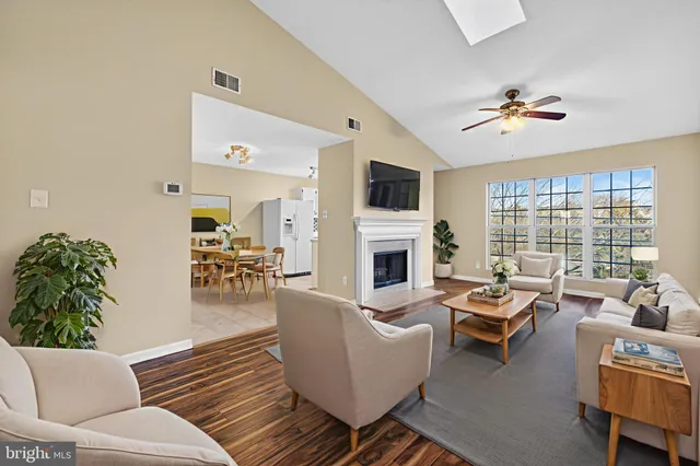 $349,500 | 1111 Huntmaster Terrace Northeast, Unit 301, Leesburg, VA 20176