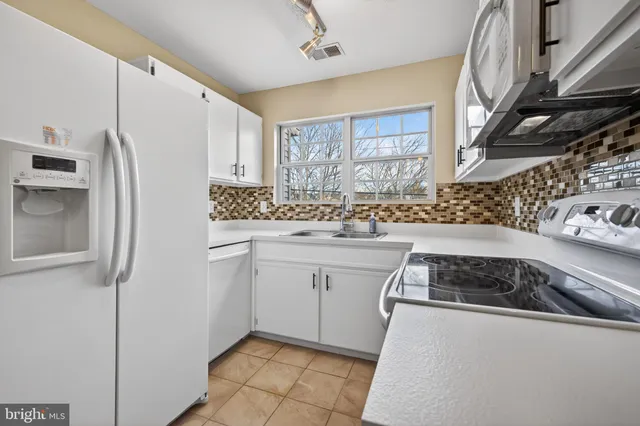 $349,500 | 1111 Huntmaster Terrace Northeast, Unit 301, Leesburg, VA 20176