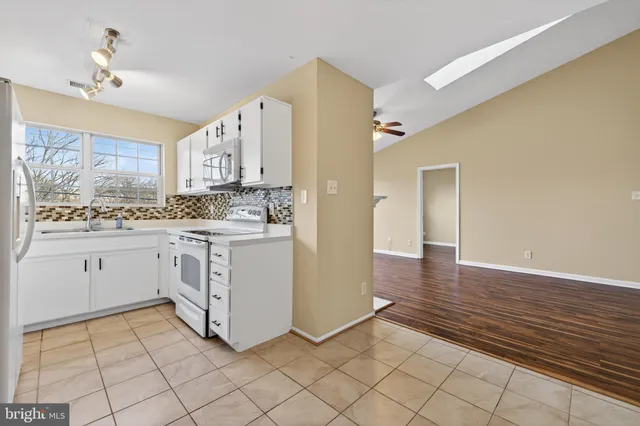 $349,500 | 1111 Huntmaster Terrace Northeast, Unit 301, Leesburg, VA 20176