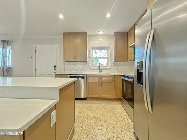 $2,600 | 19909 Alta Vista Drive, Panama City Beach, FL 32413