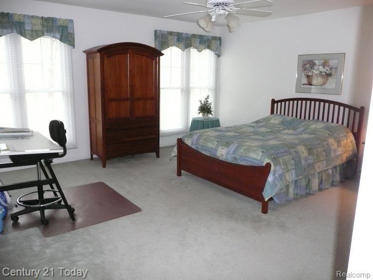 23077 Farmington Road, Unit 14 Farmington, MI 48336 - Photo 13 of 25 Master Bedroom 16 x 16