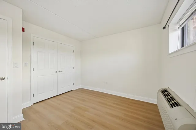 $215,000 | 200 Lombard Street, Unit 820, Philadelphia, PA 19147