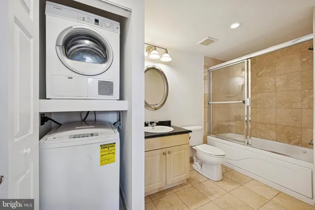 $215,000 | 200 Lombard Street, Unit 820, Philadelphia, PA 19147