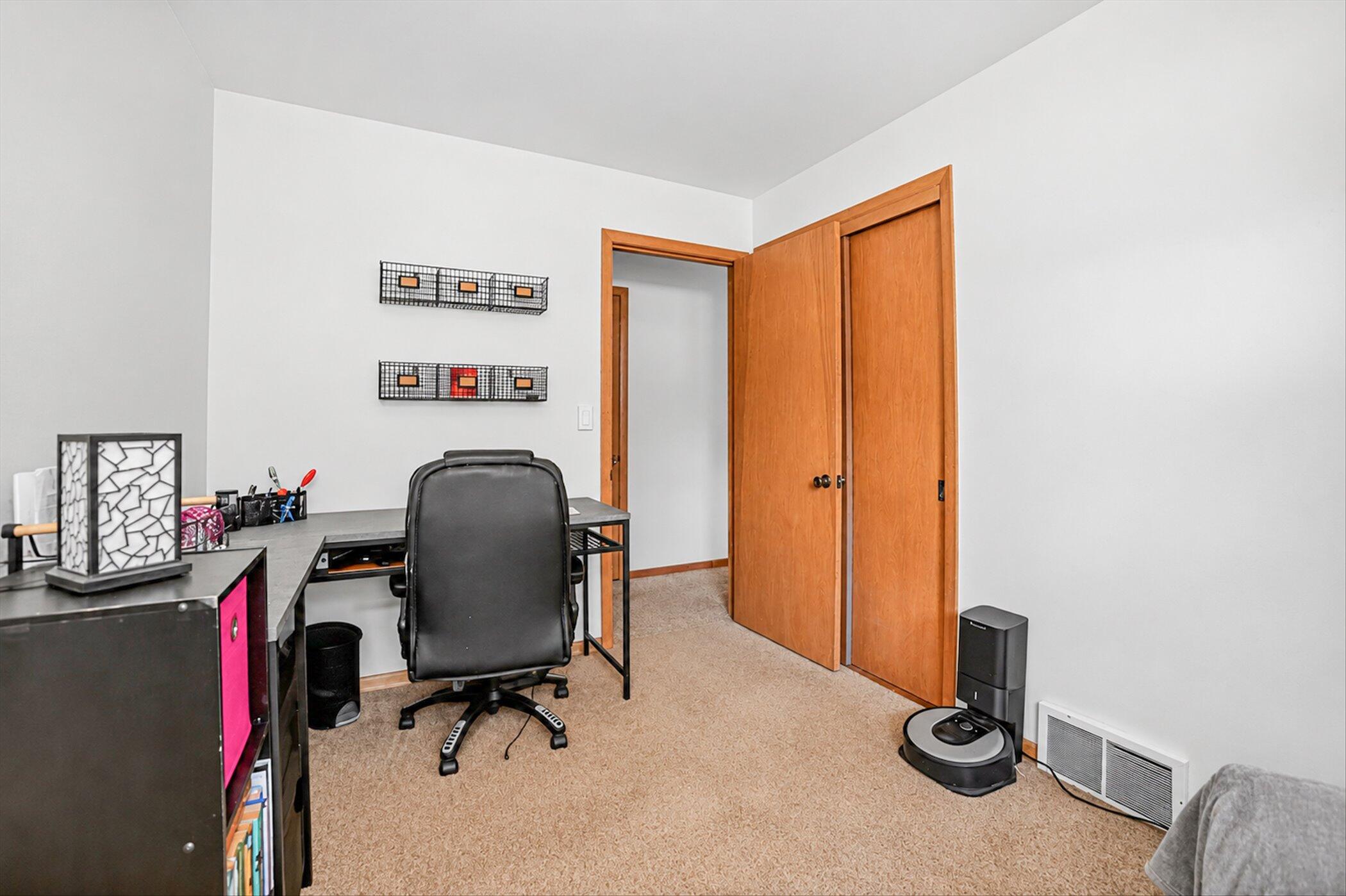 W257S2719 Genesee Road Waukesha, WI 53188 - Photo 12 of 32 12-W257S2719-Genesee-Rd-Windowstill-Phot