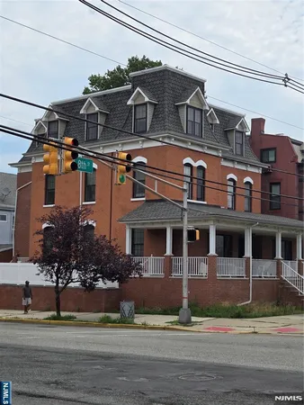$1,300,000 | 105 West 8th Street, Bayonne, NJ 07002