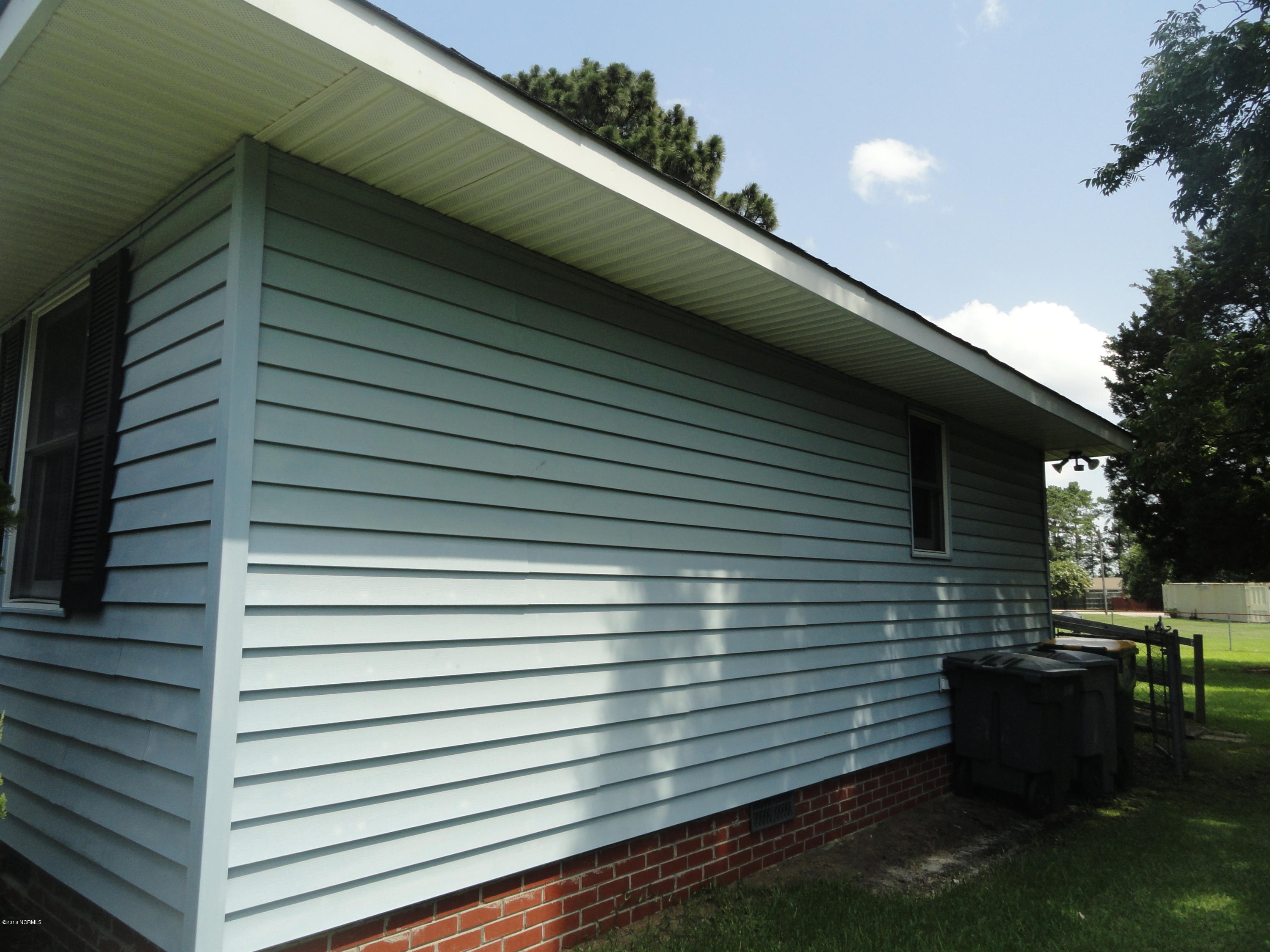 1007 Hardin Road Lumberton, NC 28358 - Photo 2 of 14 side