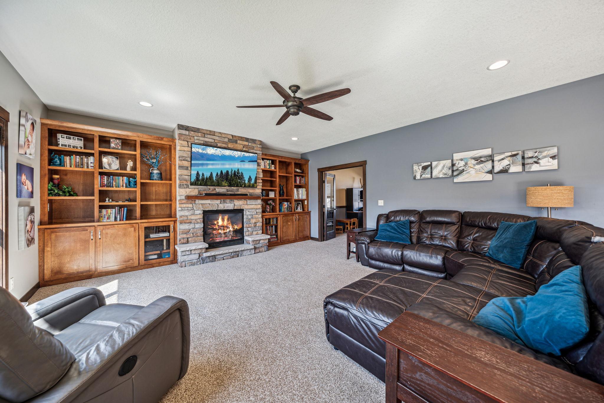 3598 Woodstone Drive Southwest Rochester, MN 55902 - Photo 4 of 31