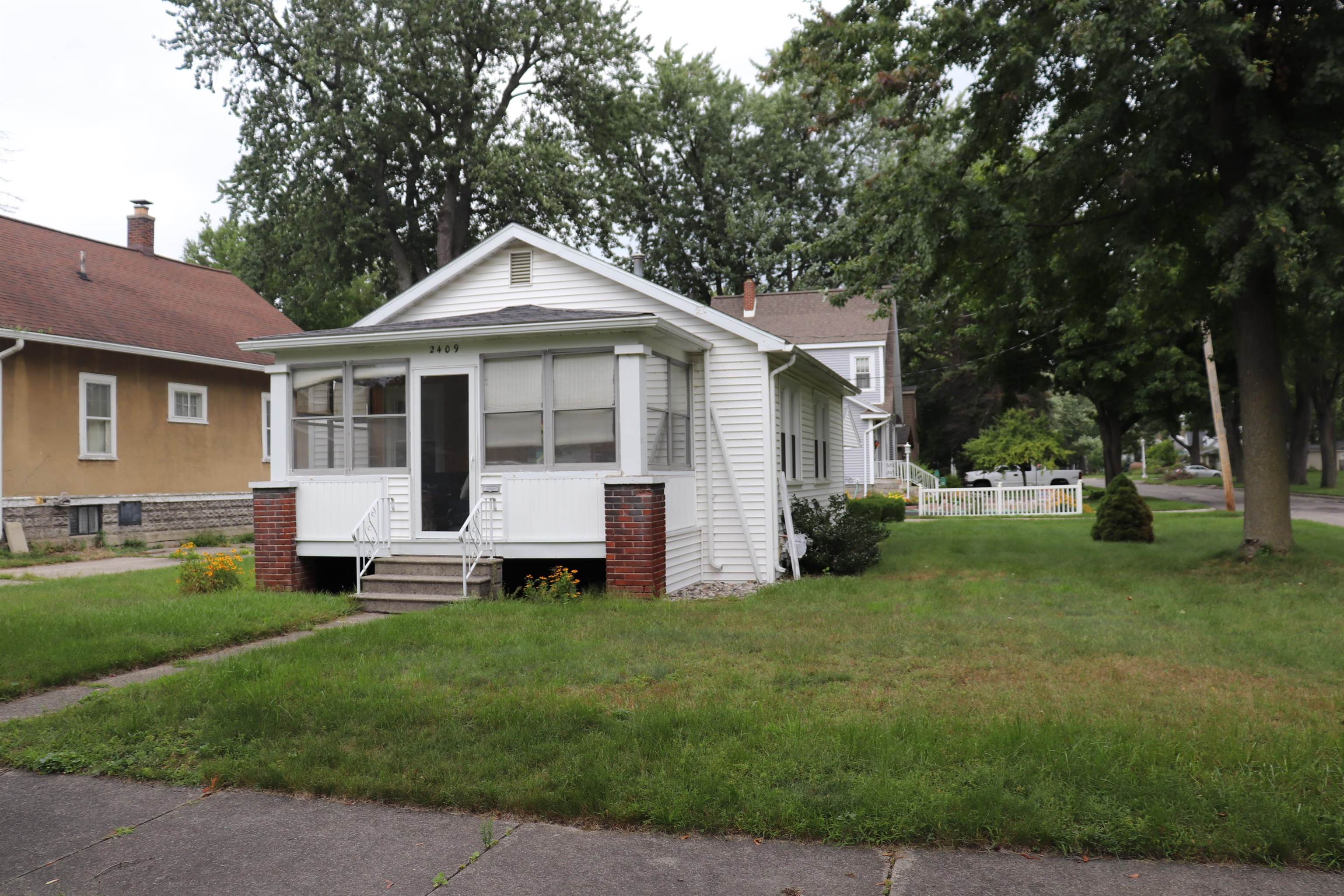 2409 Fairview Avenue Bay City, MI 48708 - Photo 12 of 25