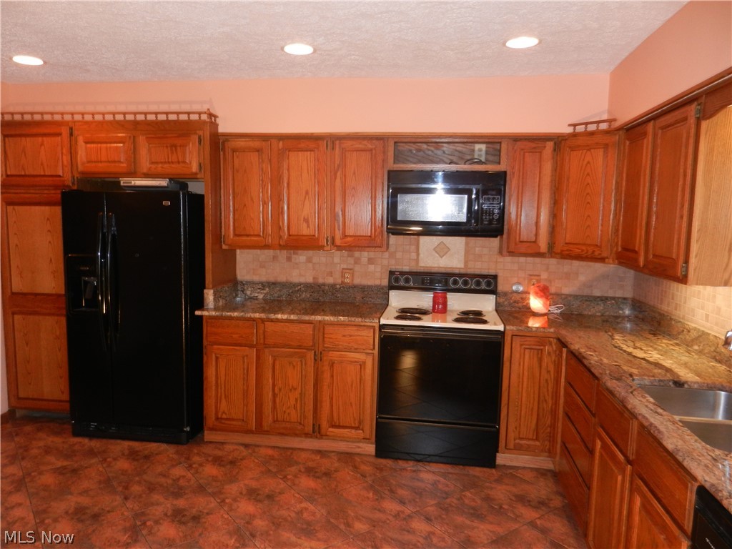 11767 Clinton Road Doylestown, OH 44230 - Photo 3 of 27
