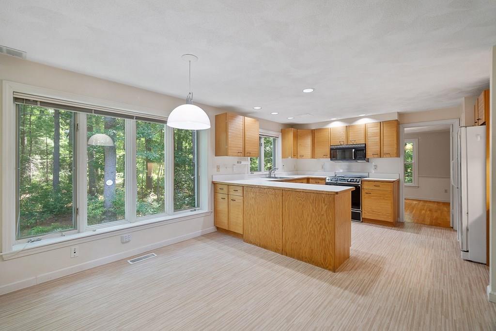23 Landmark Road Westford, MA 01886 - Photo 11 of 42 Gallery Image 11