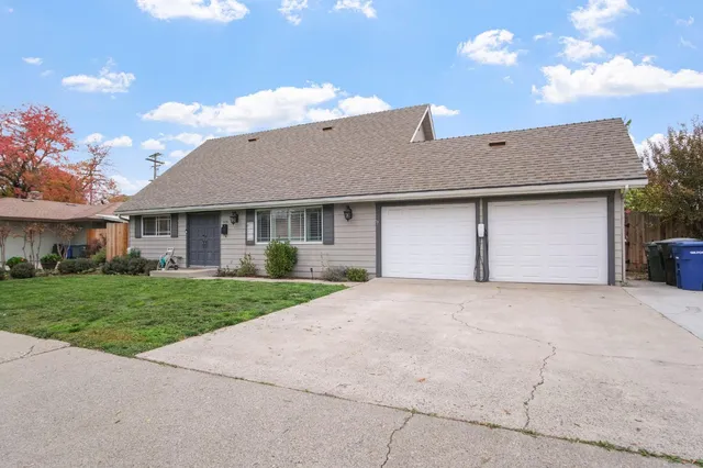 $490,000 | 1805 East Orangeburg Avenue, Modesto, CA 95355