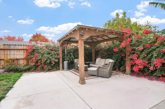 $490,000 | 1805 East Orangeburg Avenue, Modesto, CA 95355