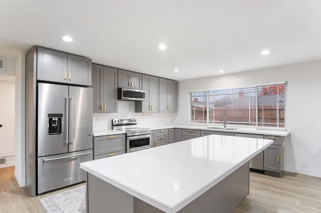 $490,000 | 1805 East Orangeburg Avenue, Modesto, CA 95355