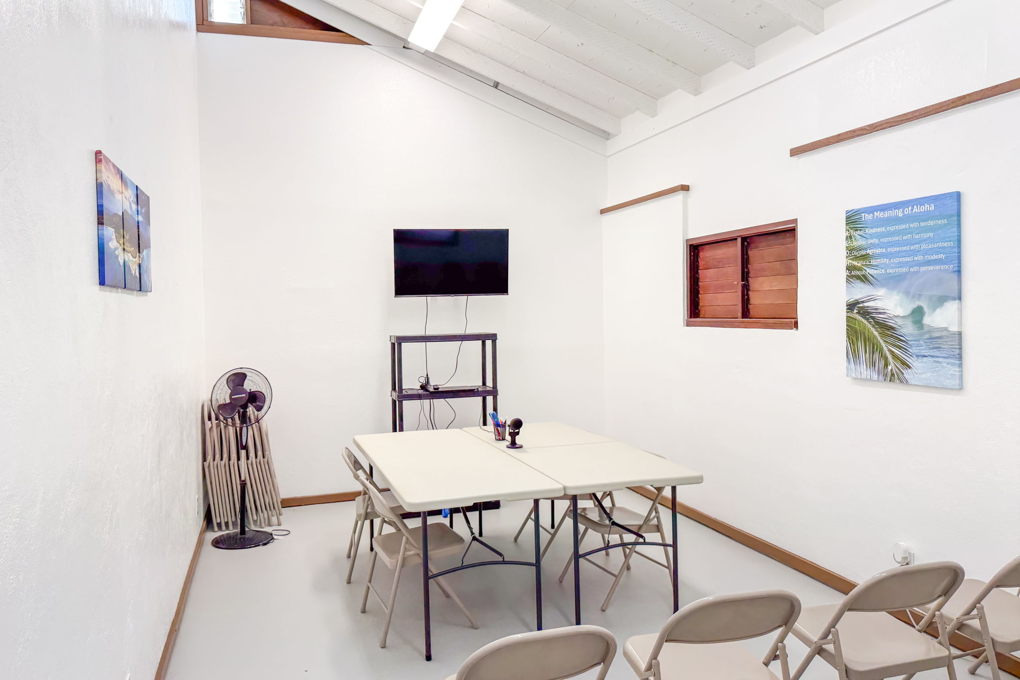 4701 Kawaihau Road, Unit C201 Kapaa, HI 96746 - Photo 26 of 28 a dining room with furniture and window
