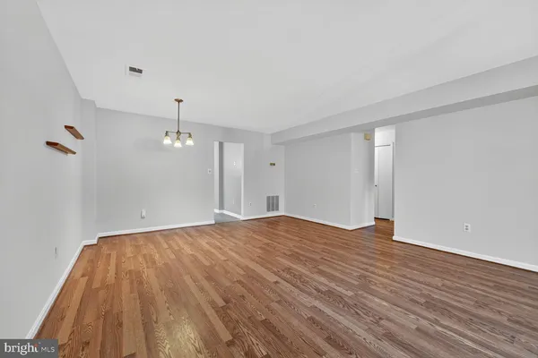 $2,600 | 1625 South Barton Street, Unit 16, Arlington, VA 22204