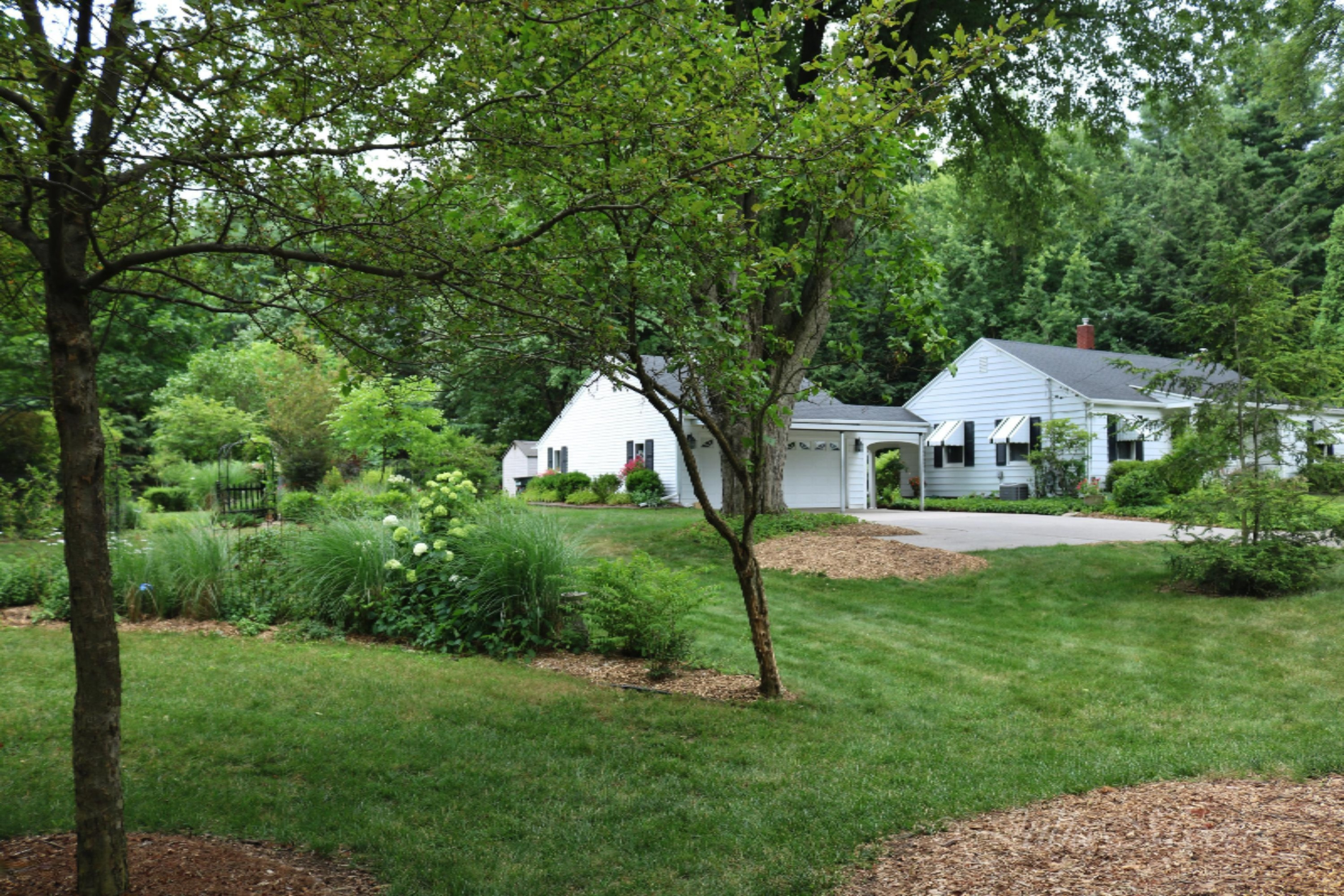 6090 Green Road Haslett, MI 48840 - Photo 2 of 41 IMG_4654