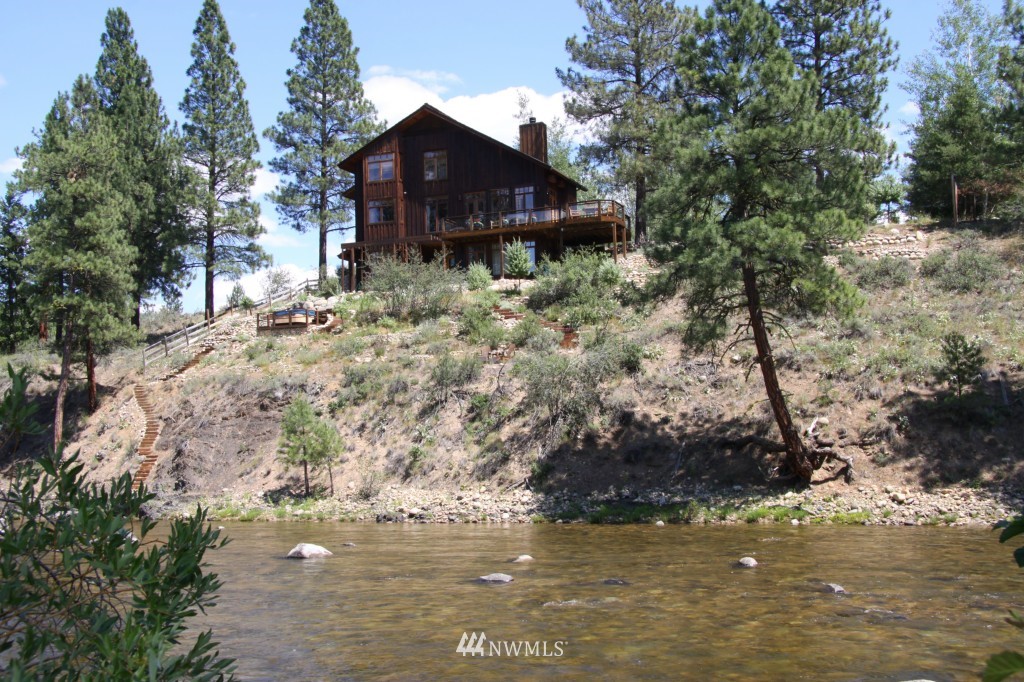 17 River Rock Road Winthrop, WA 98862 - Photo 2 of 25 Gallery Image 2