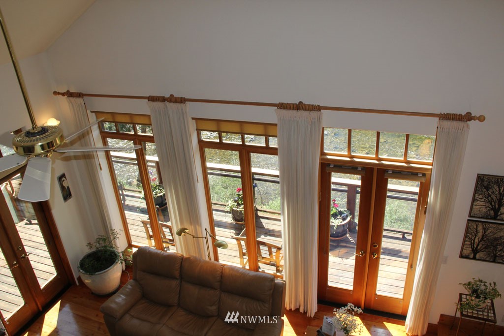 17 River Rock Road Winthrop, WA 98862 - Photo 16 of 25 Gallery Image 16