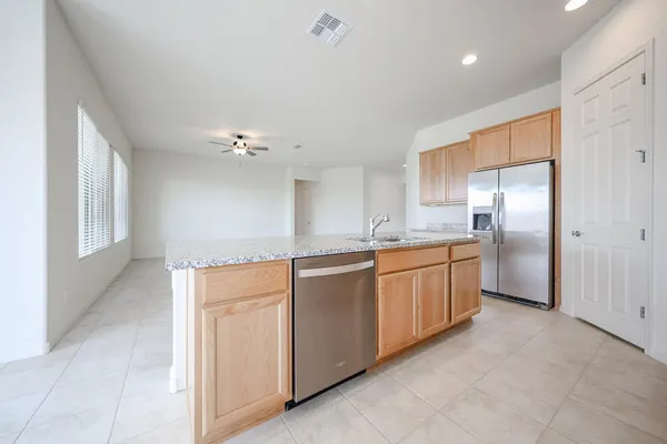 $2,400 | 25620 North 167th Drive, Surprise, AZ 85387