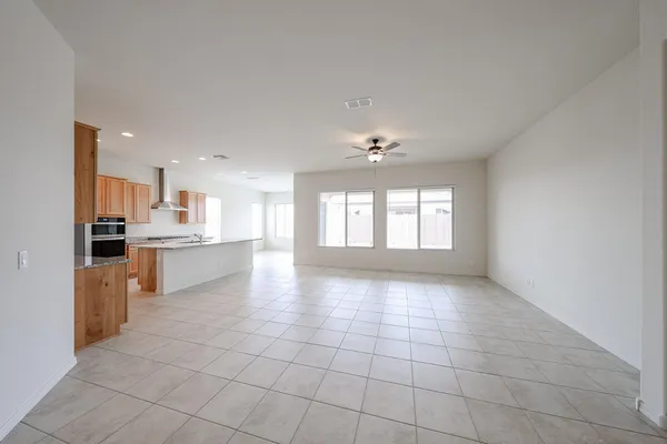 $2,400 | 25620 North 167th Drive, Surprise, AZ 85387
