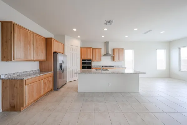 $2,400 | 25620 North 167th Drive, Surprise, AZ 85387